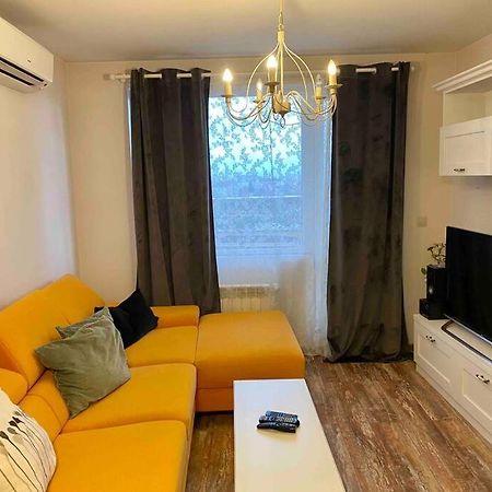 Stylish Magenta Apartment - Terrace & Free Parking Sofia Exterior foto