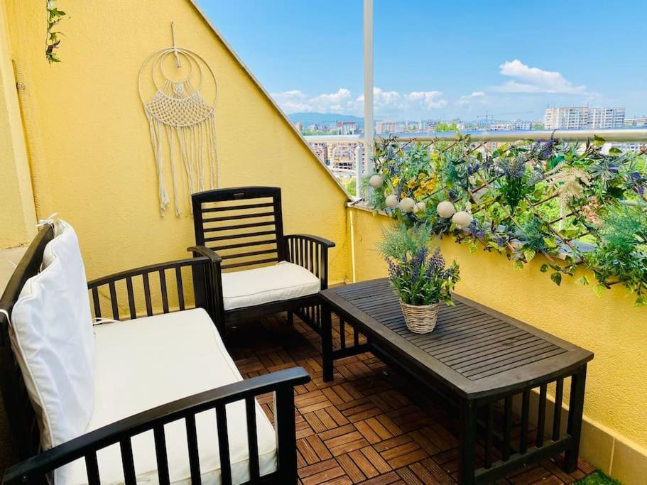 Stylish Magenta Apartment - Terrace & Free Parking Sofia Exterior foto