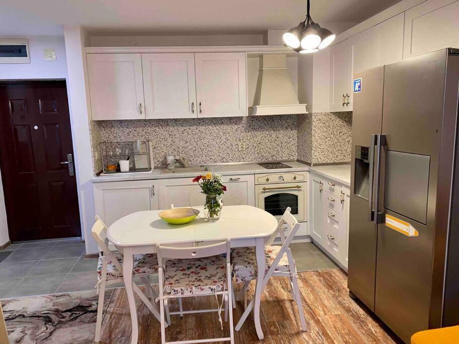 Stylish Magenta Apartment - Terrace & Free Parking Sofia Exterior foto